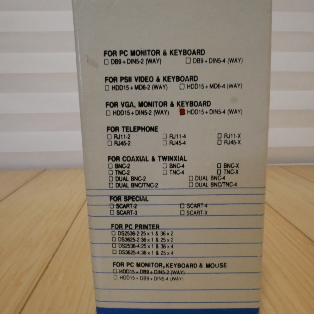 NOS Manual DB15 HD15 VGA & 5-Pin AT-Keyboard ABCD Switch 4 position in, 1 out - Picture 6 of 8